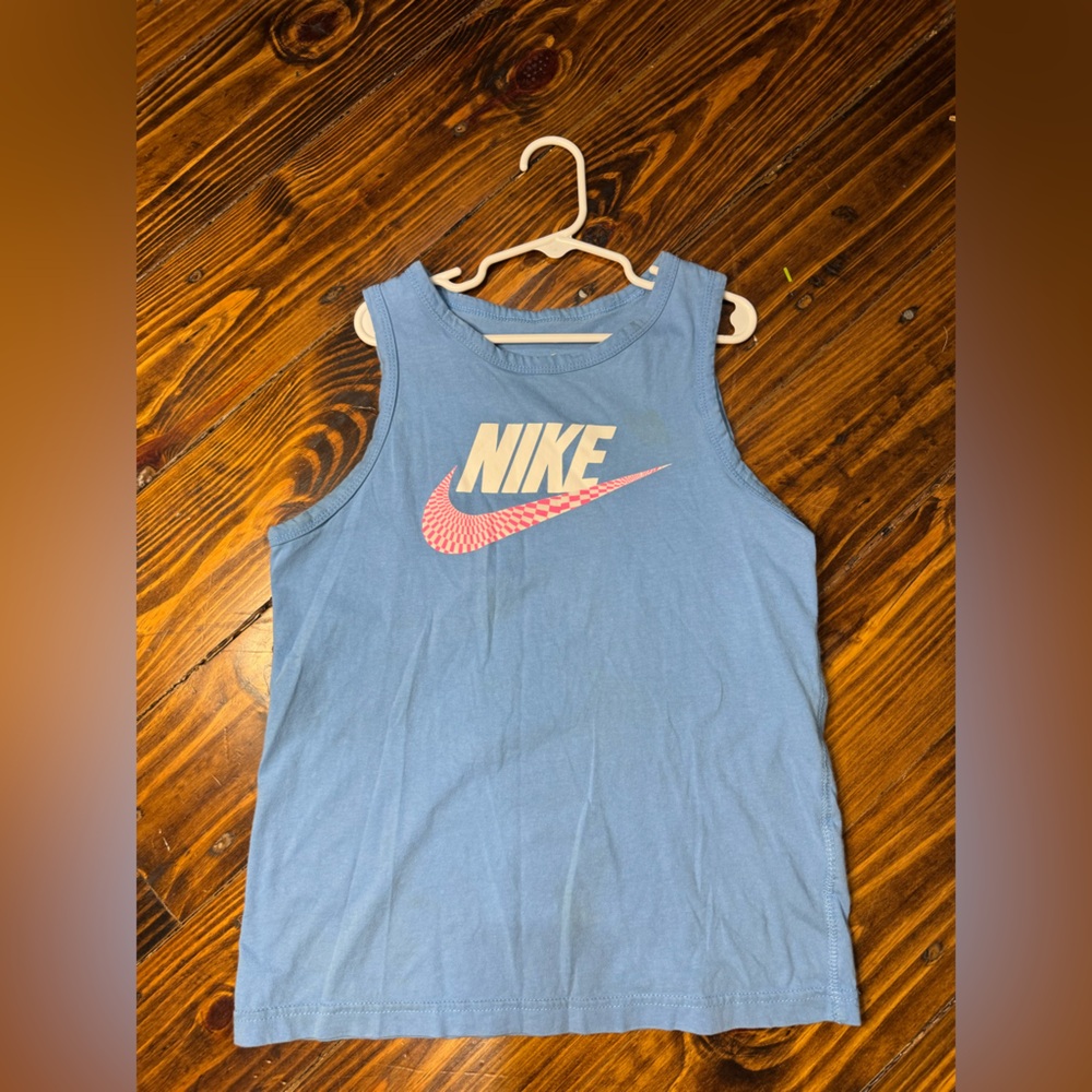 Nike Women’s Tank Top Size Medium